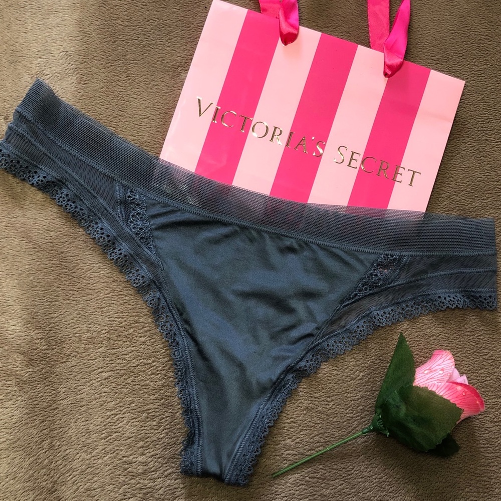 Victoria’s Secret Gray Thong Size M NWT